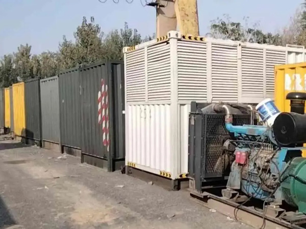 奎文200KW柴油发电机机组每小时油耗是多少？
